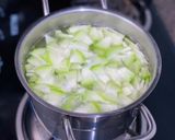 Hình bước làm 3 của món Canh Bí Chanh Nấu Tôm