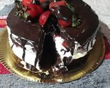 Foto del paso 5 de la receta: Torta de chocolate con chantilly ganache de chocolate y frutilla
