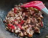 Foto langkah ke 4 dari resep Tumis Cumi Asin 🦑.