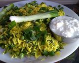 हिरव्या कांद्याच्या पातीचा फोडणीचा भात : (kandyachya paticha fodnicha bhaat recipe in marathi) रेसिपी स्टेप 4 फोटो 