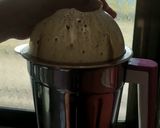 A picture of step 1 of Oreo milkshake.
