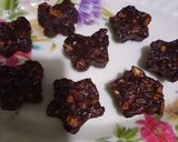 A picture of step 7 of Chocolate biscuit cold cake.