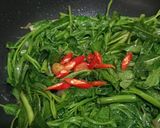 Foto langkah ke 3 dari resep Tumis Kangkung.