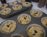 Foto langkah ke 5 dari resep Banana Muffin dengan Yoghurt (Tanpa Mixer).