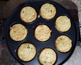 Foto langkah ke 4 dari resep Martabak Mini Mie.