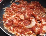 Foto del paso 4 de la receta Espaguetis con langostinos y surimi (otra versión)