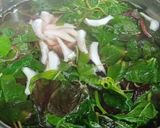 Hình bước làm 2 của món Canh rau dền nấu cá cơm