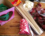 Foto del paso 1 de la receta: Fresas love bañados en chocolate 🍫💕🍓
