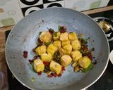 Foto langkah ke 7 dari resep Tahu Cabe Garam Brokoli Wortel Teri Jepang Shirasu Teri Nasi.
