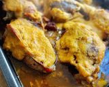 Foto del paso 7 de la receta: Pollo marinado con salsa de palosanto (caqui/kaki)