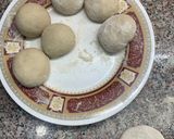 A picture of step 4 of Aloo walay Parathay.