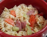 Gambar langkah 5 resipi Spiral Pasta with Prego Cheese and Herbs.