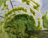 Foto del paso 3 de la receta: Salsa pesto de aguacate y albahaca