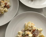 Foto del paso 14 de la receta: Ensalada alemana (kartoffelsalat) con salchichas de queso ahumadas (Bockwurst)