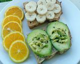 Foto langkah ke 1 dari resep Sarapan Avocado toast & selai kacang pisang.