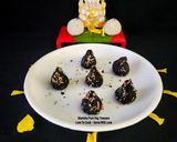 A picture of step 5 of Oreo Biscuit Chocolate Modak.