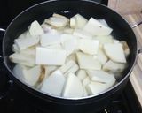 A picture of step 3 of Boiled yam with egg sauce.