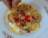 A picture of step 18 of Dahi Bhalla Papadi Bliss.