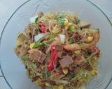 Foto langkah ke 4 dari resep Bihun goreng jagung bakso daging giling.