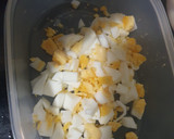 Foto del paso 1 de la receta: Empanadillas de atún, huevo, pimiento y olivas