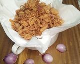 Foto langkah ke 3 dari resep Bawang goreng renyah.
