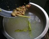 Foto langkah ke 4 dari resep Soto Ayam Kuah Bening.
