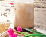 Foto langkah ke 5 dari resep Ice Coffee With Brown Sugar.