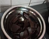 Foto langkah ke 3 dari resep Cornflakes coklat.