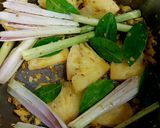 Hình bước làm 3 của món Bún riêu hải sản