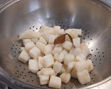 Foto del paso 4 de la receta: Pota al Vapor con Patatas en Nido