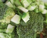 A picture of step 1 of Broccoli soup.