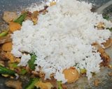 Foto langkah ke 5 dari resep Nasi Goreng Gila.
