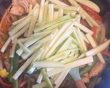 Pas rețetă Piept de pui cu legume 6 fotografie