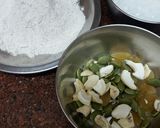 A picture of step 1 of Water chestnut halwa.