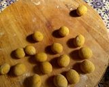 A picture of step 3 of Gluten Free Besan Paappri.