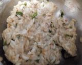 A picture of step 4 of Murmura potato tikki.