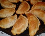 Foto del paso 10 de la receta: Empanadas con pollo reciclado (al horno o a la parrilada)