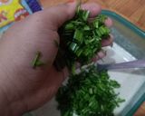 Foto langkah ke 2 dari resep Bakwan Daun Kucai udang.