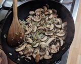 A picture of step 3 of Chicken Marsala.