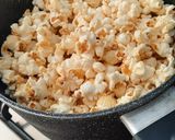 Vajas popcorn recept fázis 3 fotója