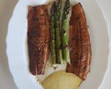 Foto del paso 4 de la receta: 🇪🇦 Filetes de trucha a la plancha marinados con soja y eneldo