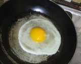 Foto langkah ke 1 dari resep 16. Roti Panggang Telor Ceplok.