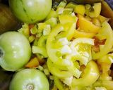 A picture of step 1 of Green tomato launji.