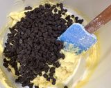 Foto langkah ke 3 dari resep Vanilla Choco Chip Cookies.
