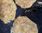 Foto langkah ke 2 dari resep Enoki Omelette.