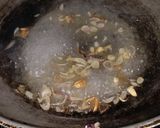 Foto langkah ke 3 dari resep Indomie goreng nyemek.