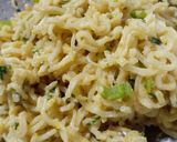 A picture of step 3 of Maggi Pizza.
