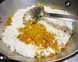 A picture of step 3 of Maggi masala khichdi.