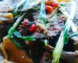 Hình bước làm 3 của món Cá ngừ kho nước dừa