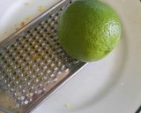 Foto del paso 2 de la receta: Judías negras con mango y ceviche de gambas